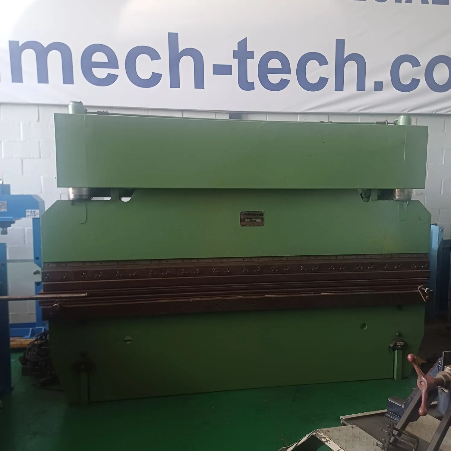 TIANSHUI 100 Ton HYDRAULIC PRESS BRAKE - R 175 000.00 excl vat